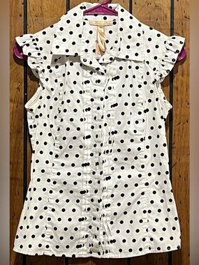 Andrew & Co Size S, Sleeveless Polka Dot Button-Up Blouse